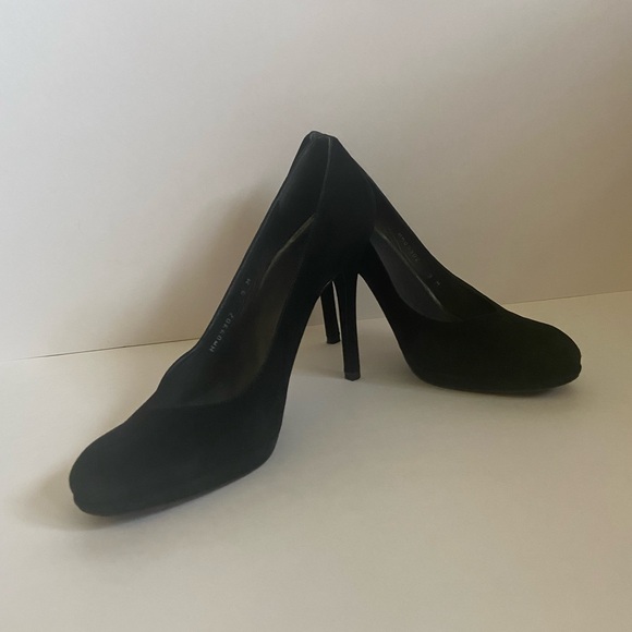 Stuart Weitzman Black Suede Pumps! Like New! - Picture 8 of 14